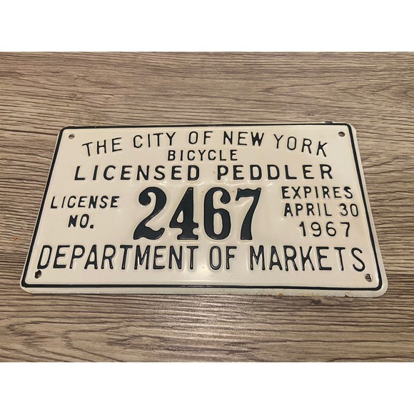 Vintage 1967 New York City Push Cart Licensed Peddler License Plate White Black - Picture 1 of 13
